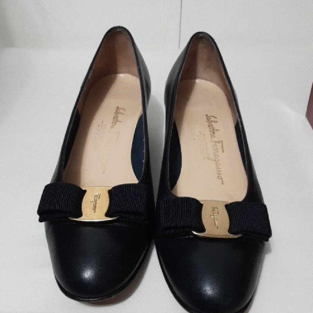 Salvatore Ferragamo Dark Navy BLUE Flats with Signature Bow Accent